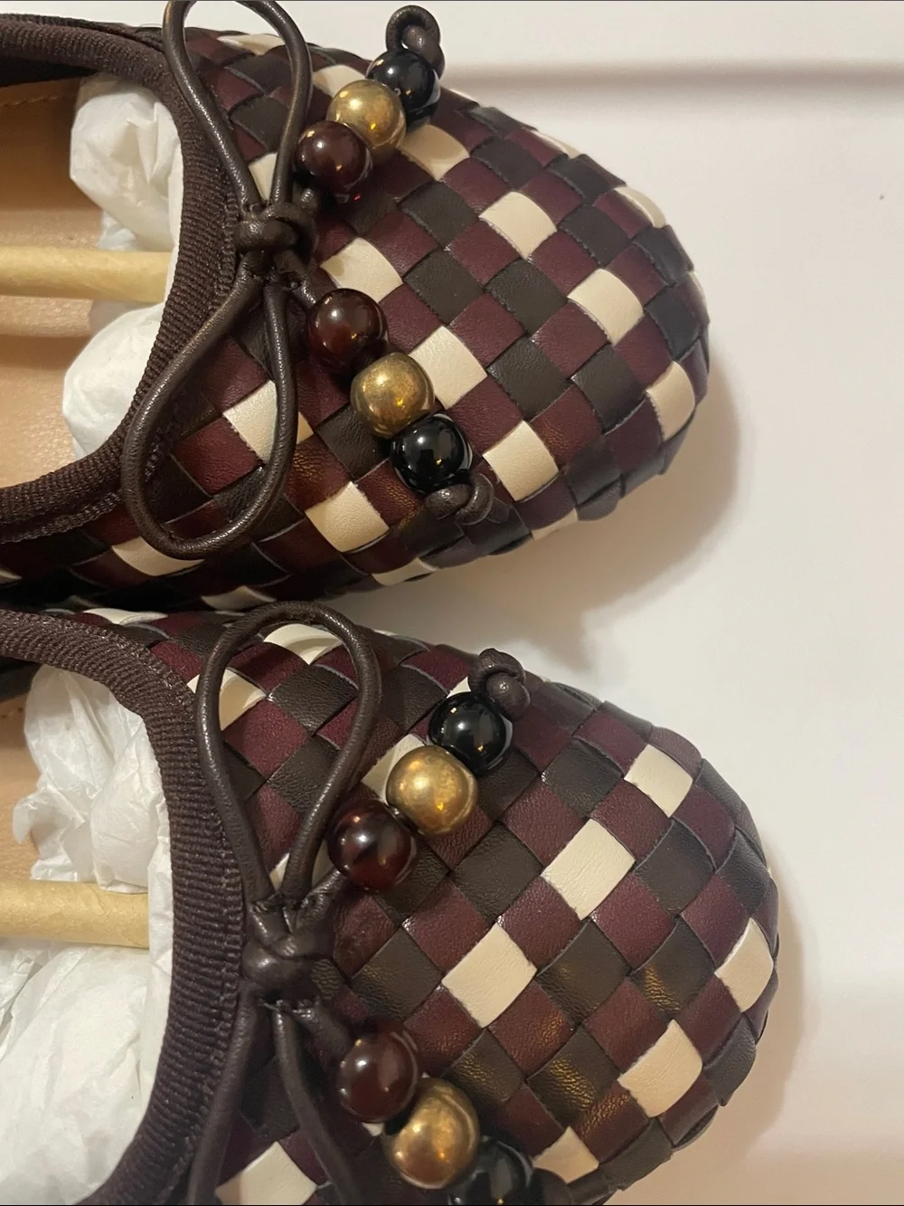 Universal Thread Brown &  Cream Woven Flats w Bead Detail NWT Sz. 8 no box